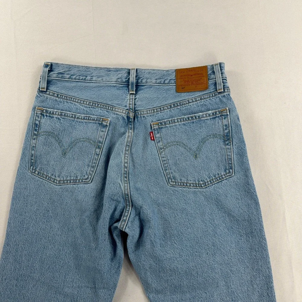 Levis please note